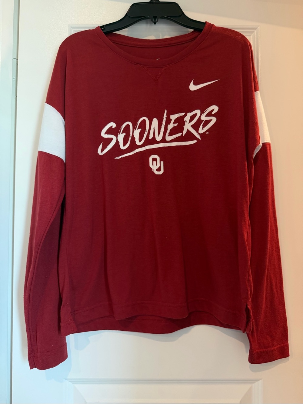 Nike Oklahoma Sooners Women’s Small Dri-FIT Long Sleeve Red Shirt OU